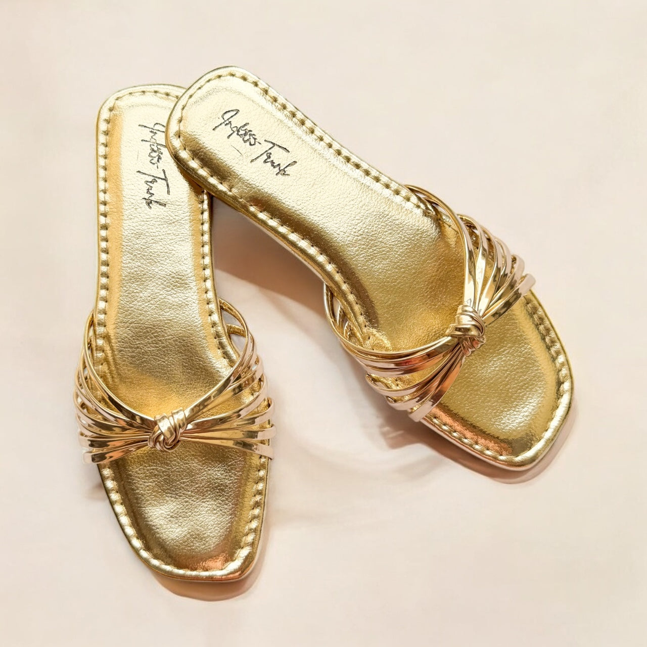 Sunlit Knot Flats
