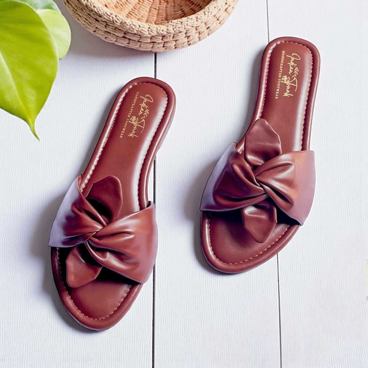 Knot Me Slides - Chestnut Brown