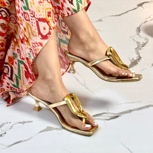 Bold Buckle Kitten Heels – Gold