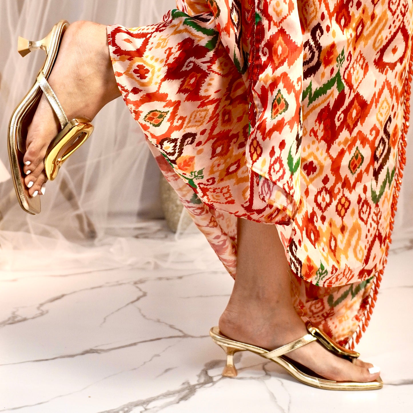 Bold Buckle Kitten Heels – Gold