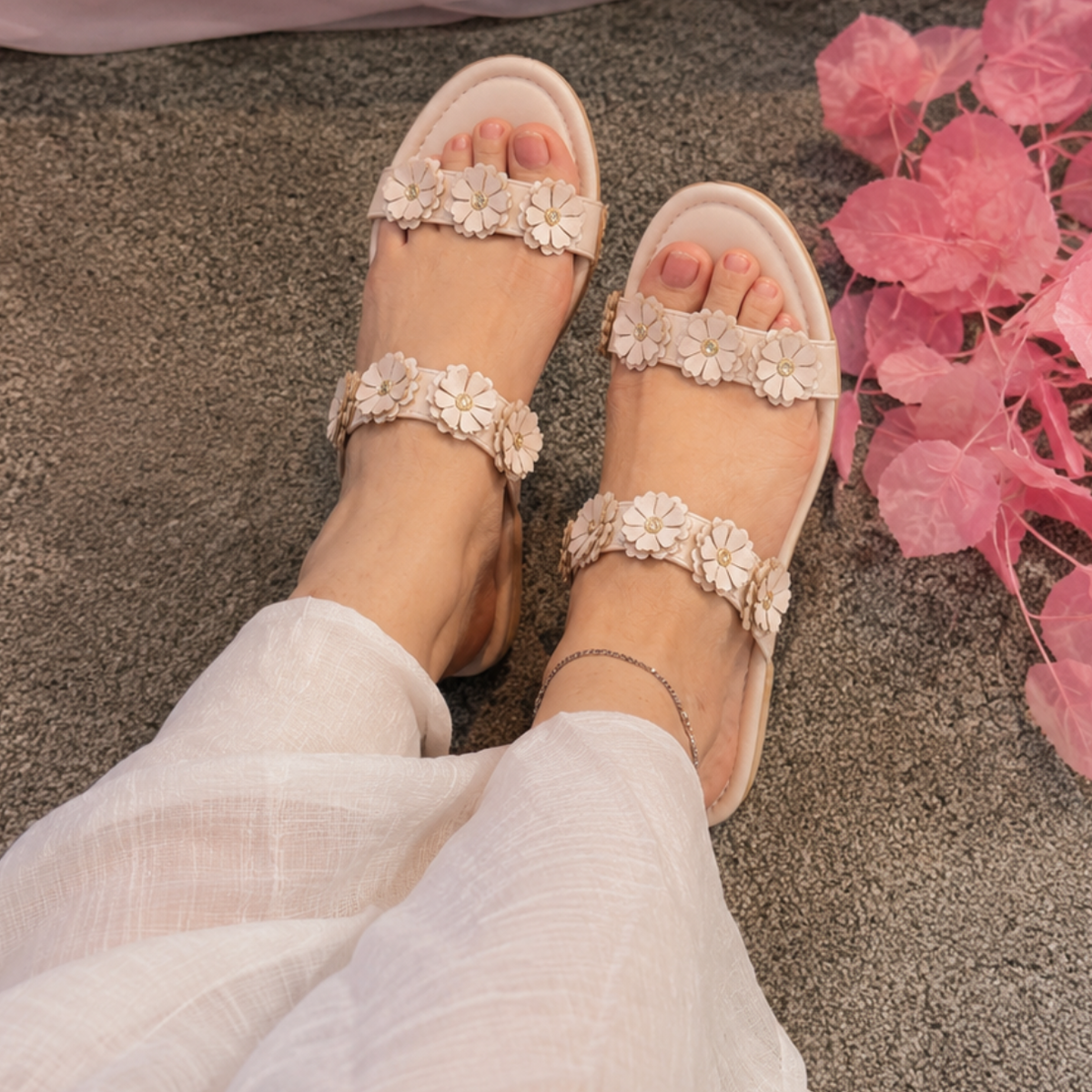Rosette Flats – Blush Ivory